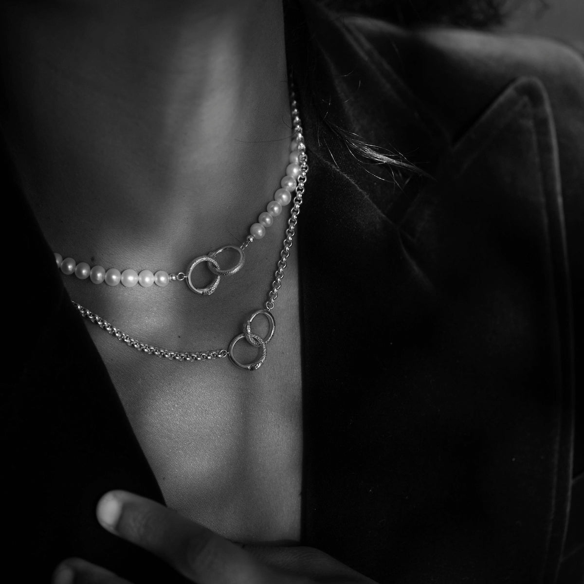 Ouroboros Pearl Necklace Gold