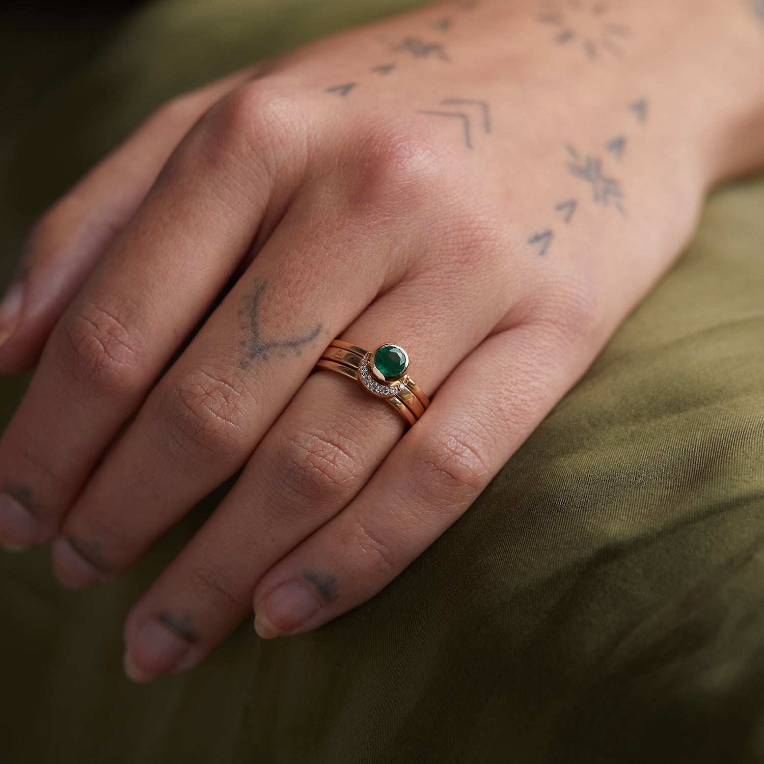 Eclipse Fine Stack Emerald Solid Gold