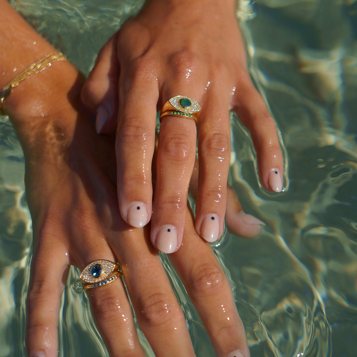 Rays of Light Fine Ring Emerald Solid Gold
