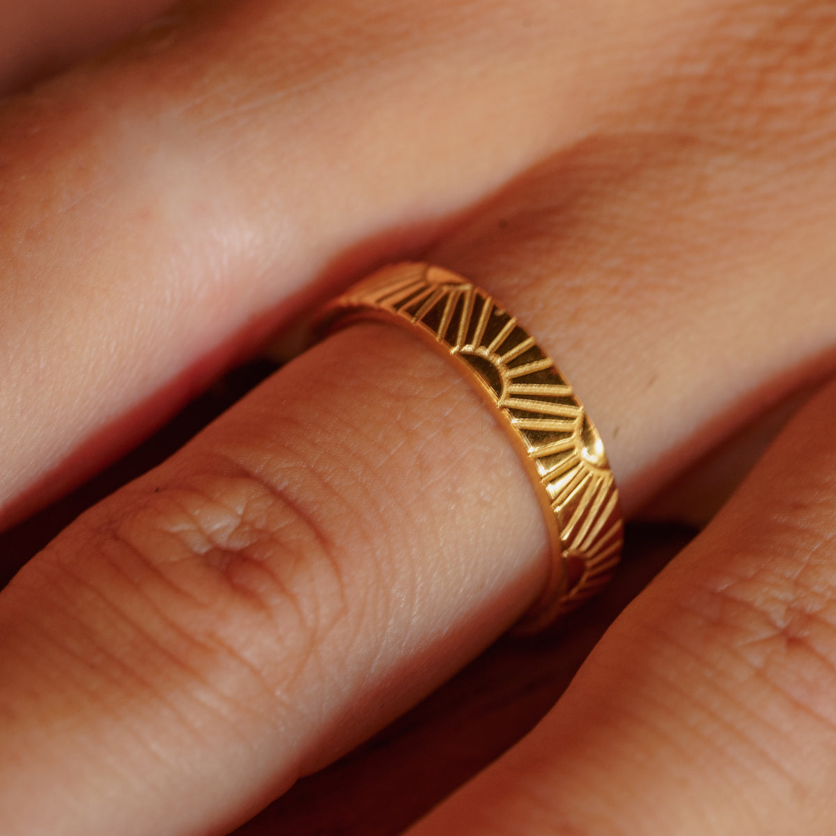 Sunrise Ring Solid Gold