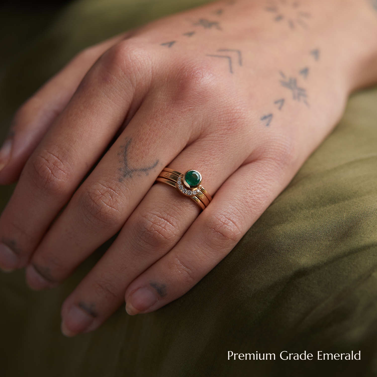 Eclipse Fine Stack Emerald Solid Gold