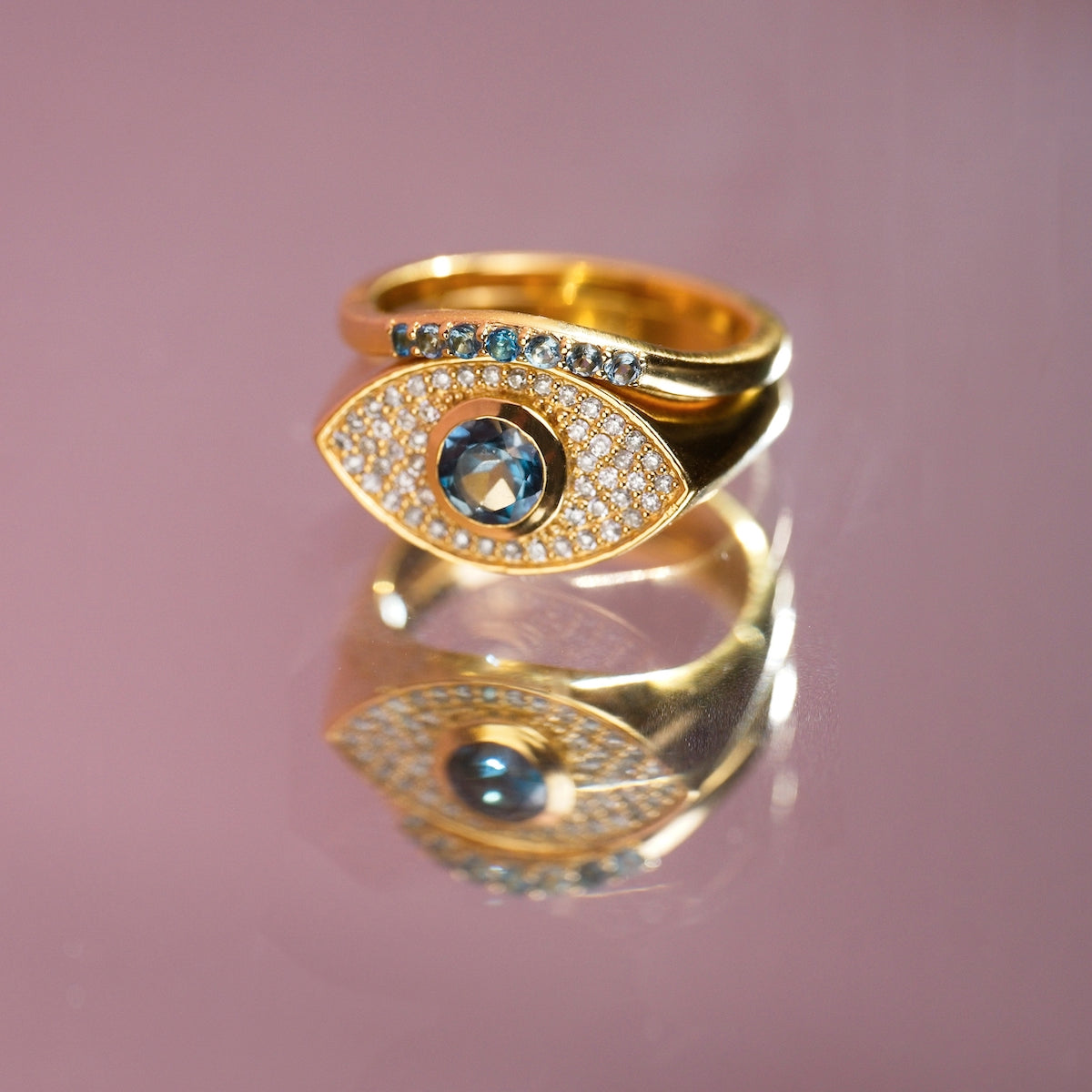 Rays of Light Fine Ring Topaz Solid Gold