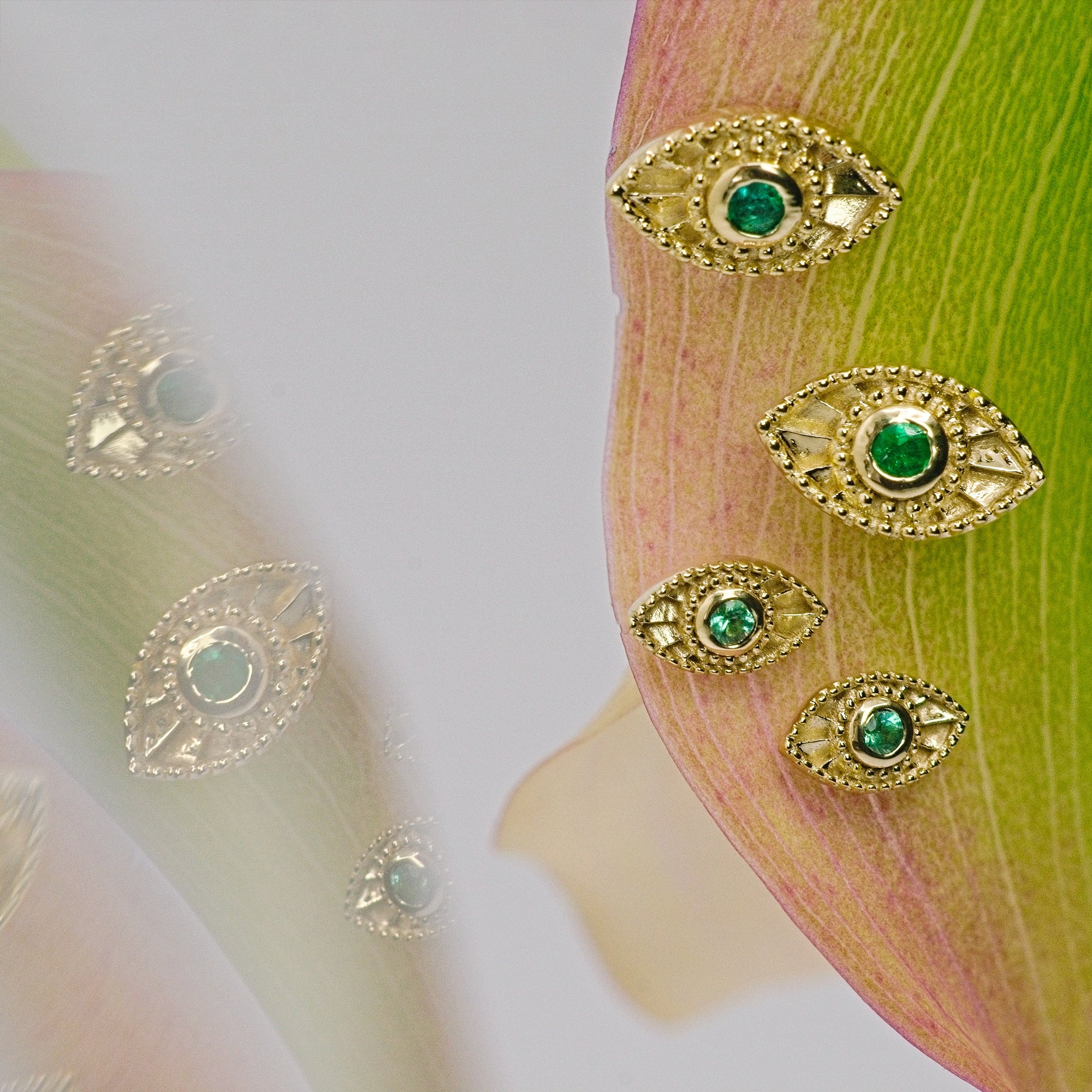 Rays Of Light Studs Emerald Solid Gold