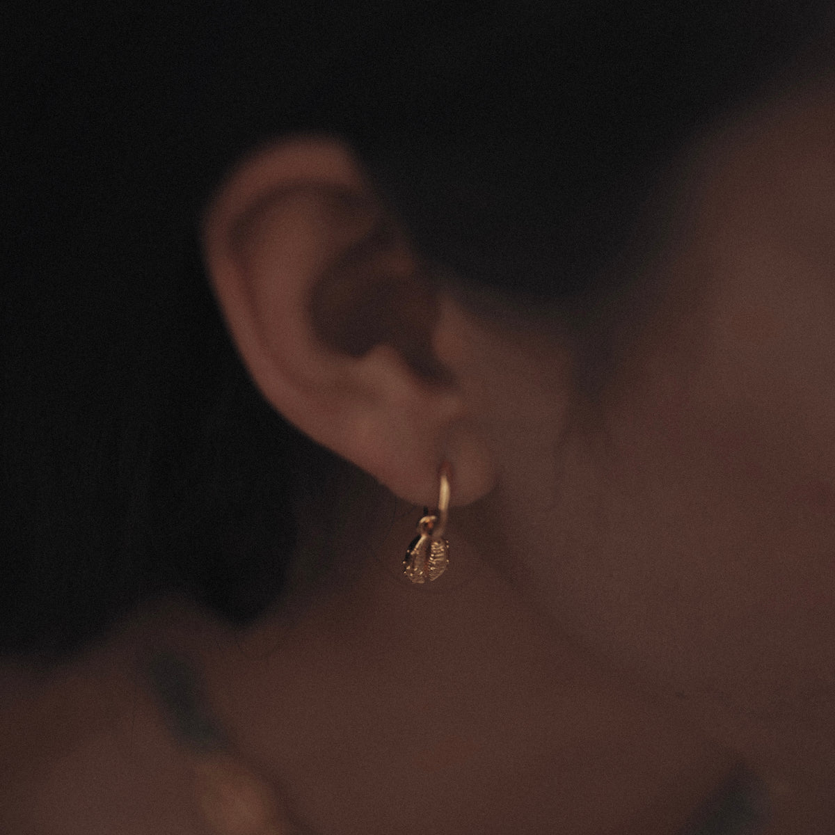 Aphrodite Mini Hoop Earrings Solid Gold