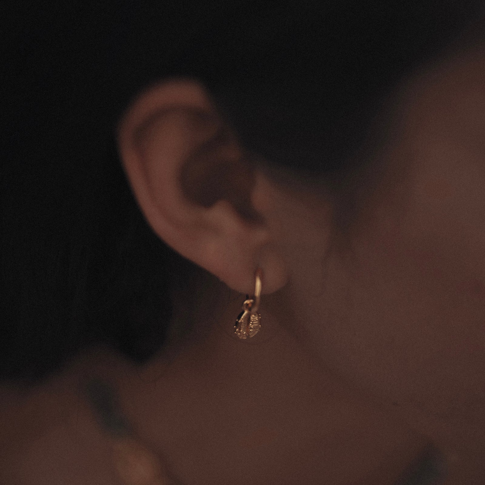 Aphrodite Mini Hoop Earrings Solid Gold