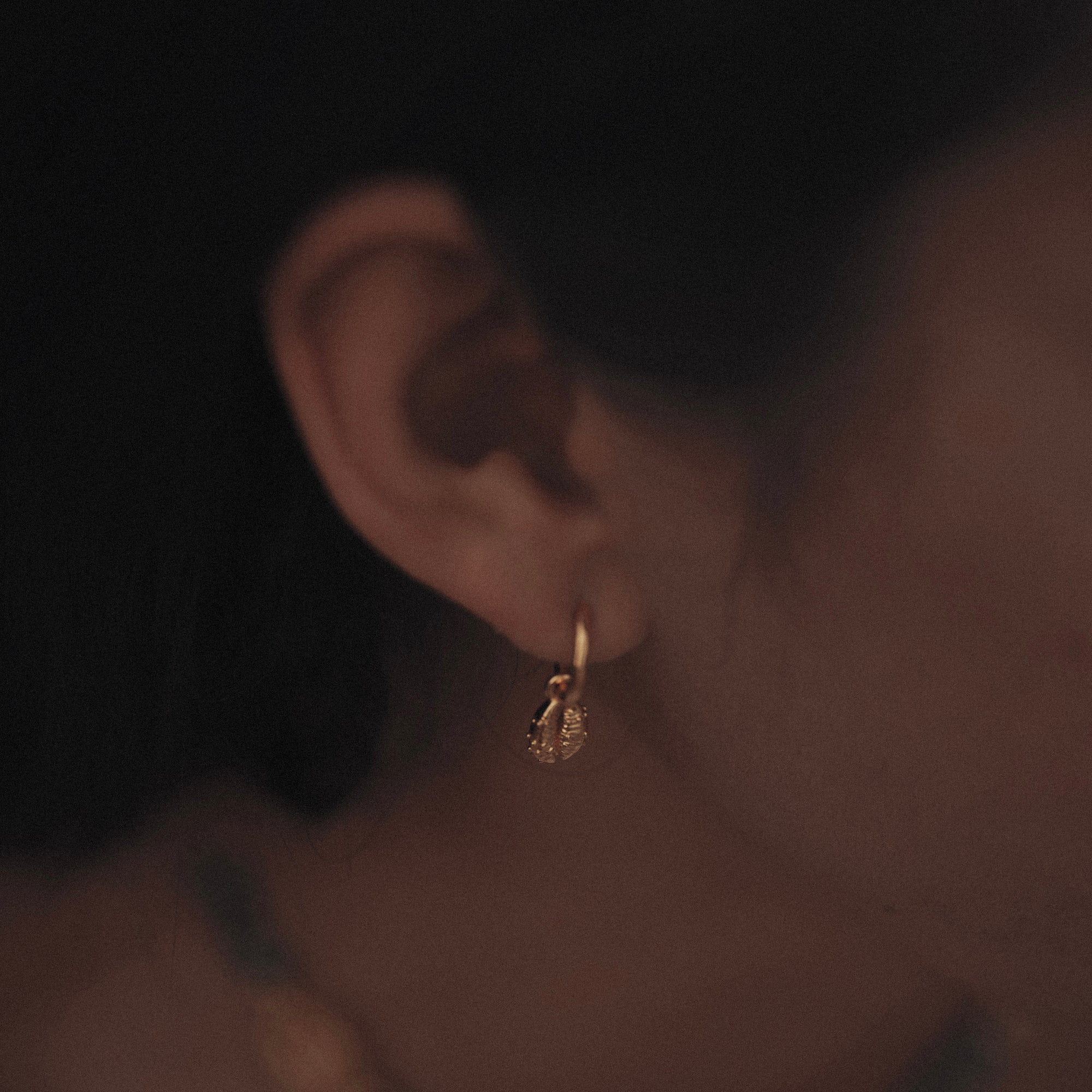 Aphrodite Mini Hoop Earrings Solid Gold