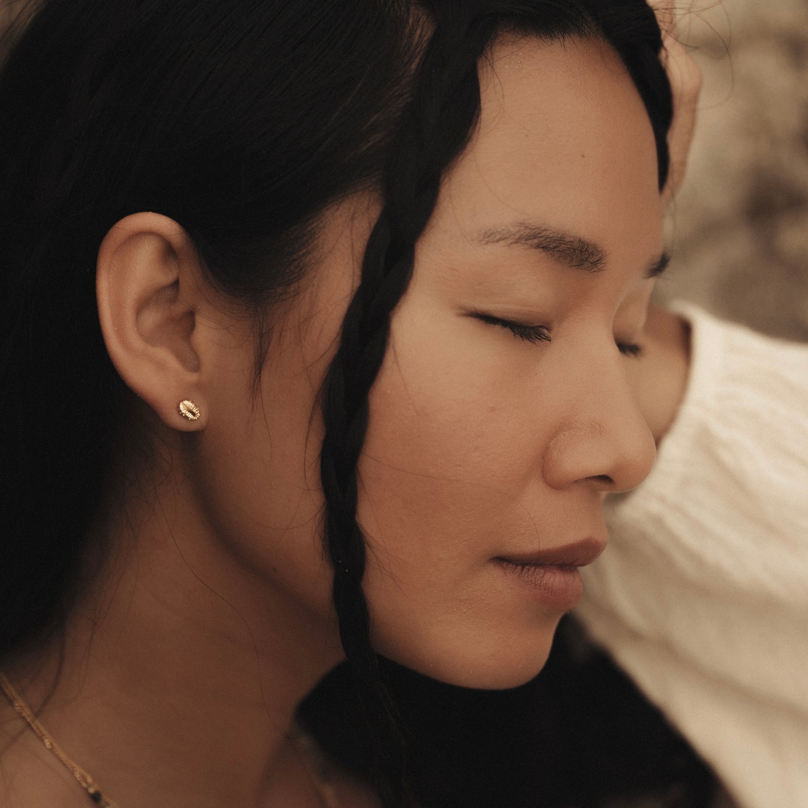 Aphrodite Stud Earrings Solid Gold