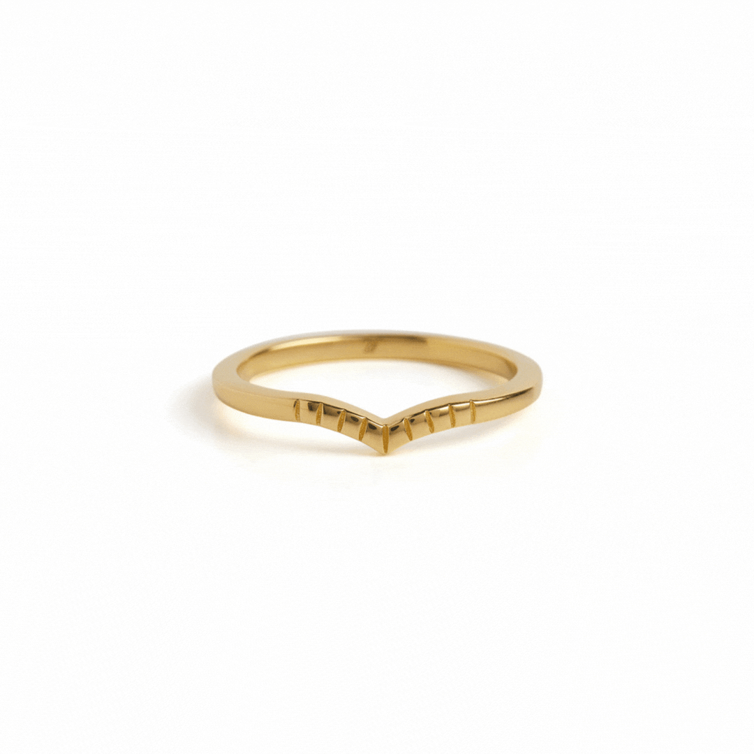Peak Stacking Ring Solid Gold