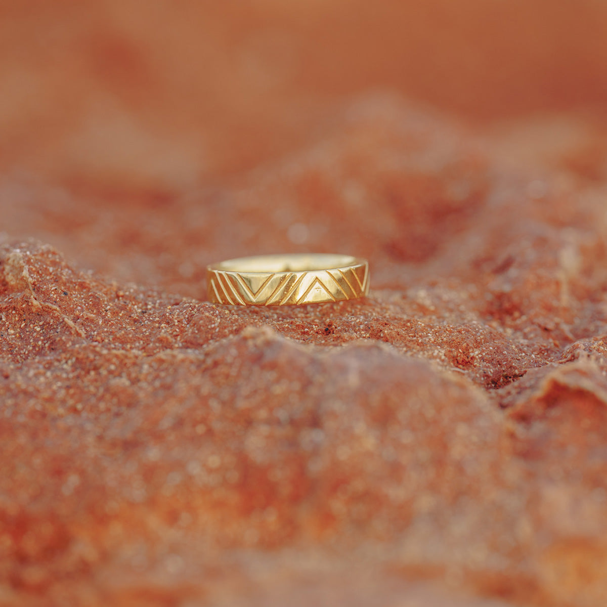 Geo Ring Solid Gold