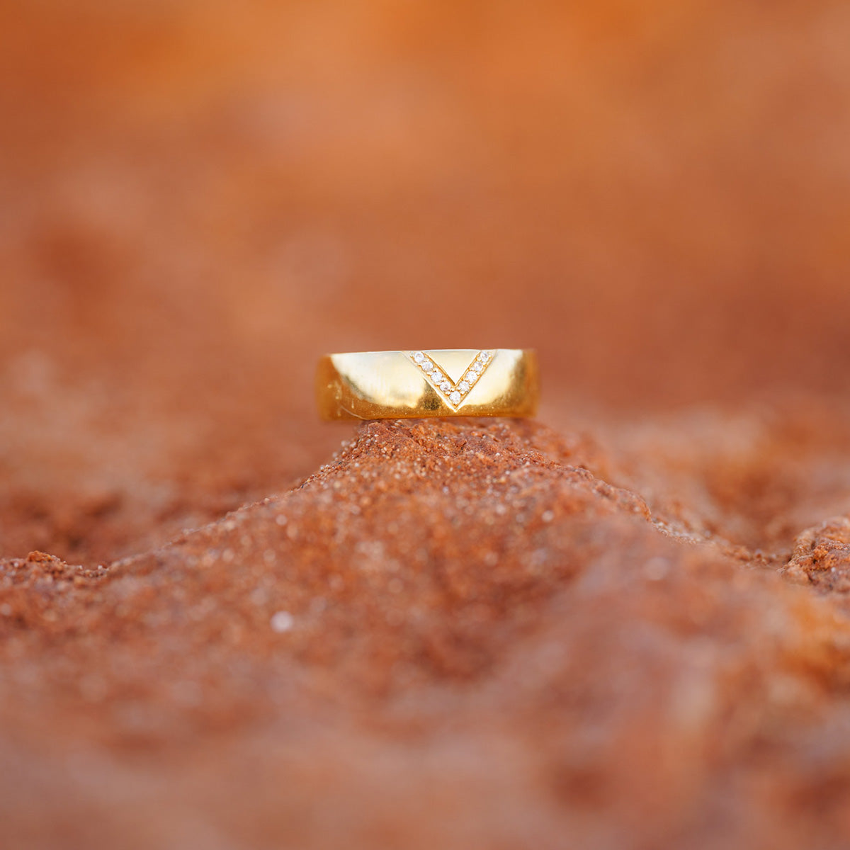 Zenith Wide Ring Solid Gold