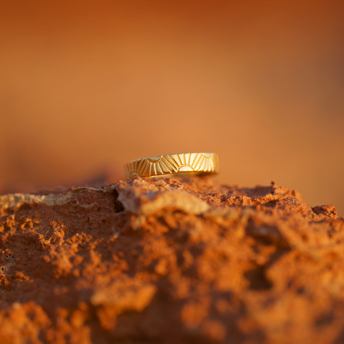 Sunrise Ring Solid Gold