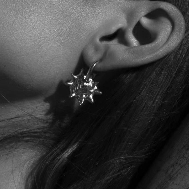 Queen Conch Chunky Hoop Earrings Gold
