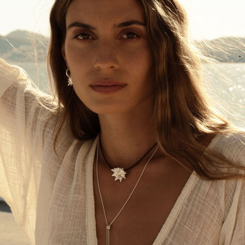 Queen Conch Cord Necklace Silver