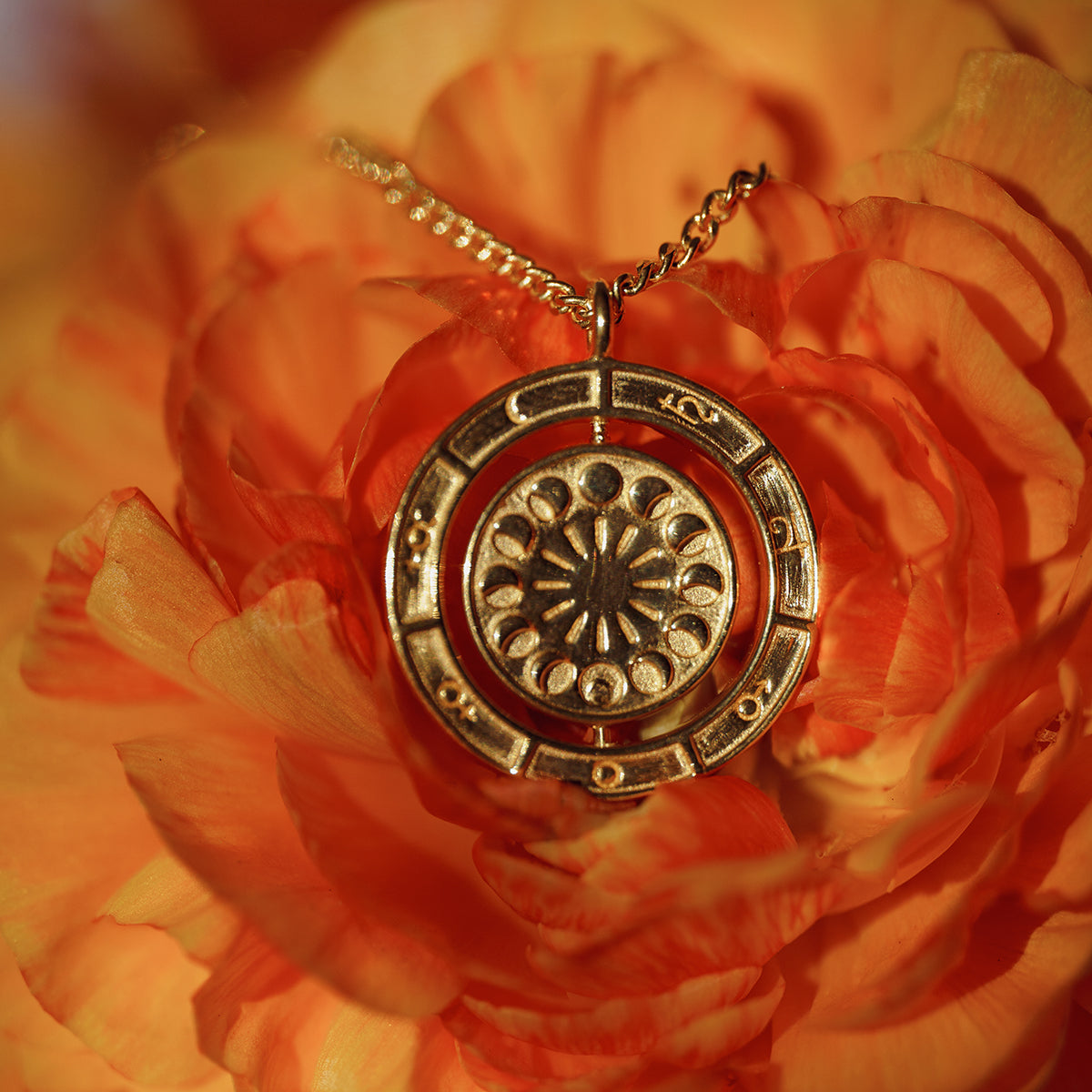 Alchemist's Mini Spinning Necklace Gold