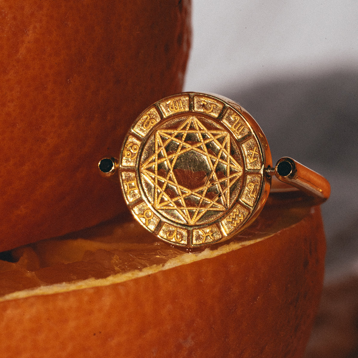 Alchemist's Spinning Ring with Black Sapphires Gold