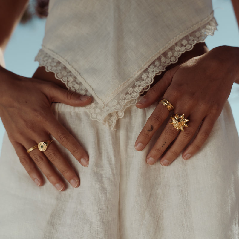 Queen Conch Mini Ring Solid Gold