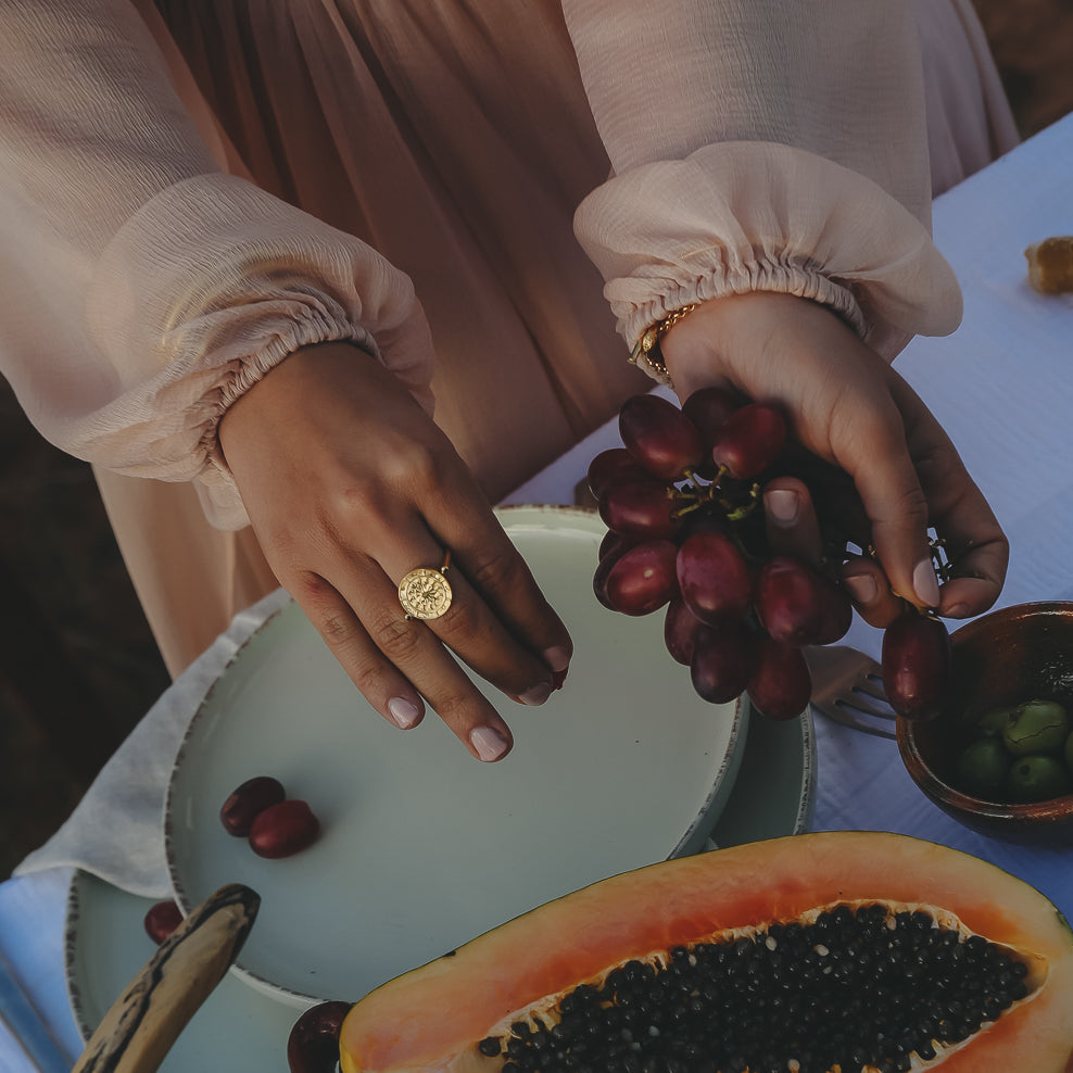 Alchemist's Spinning Ring with Black Sapphires Gold