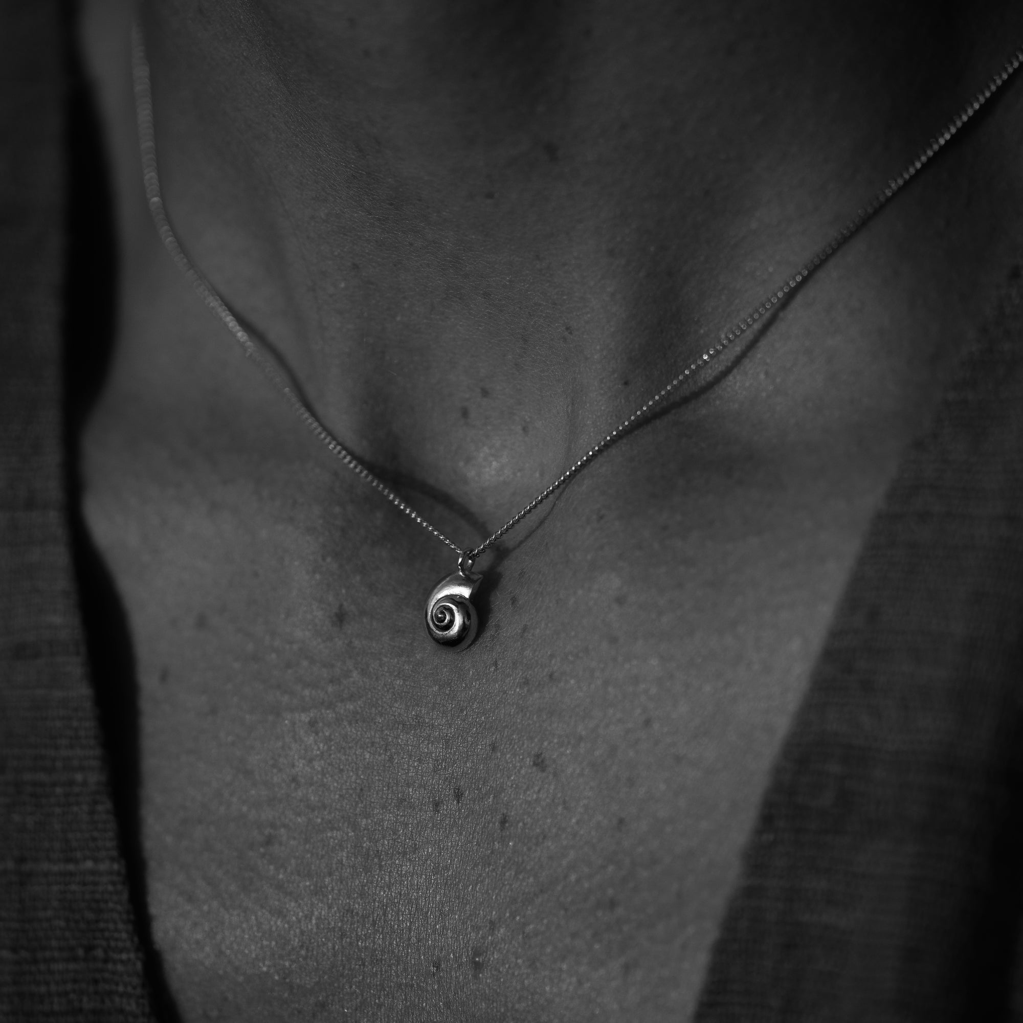 Inanna Spiral Mini Necklace Silver