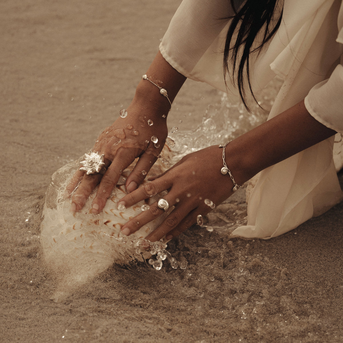 Inanna Spiral Fine Bracelet Silver