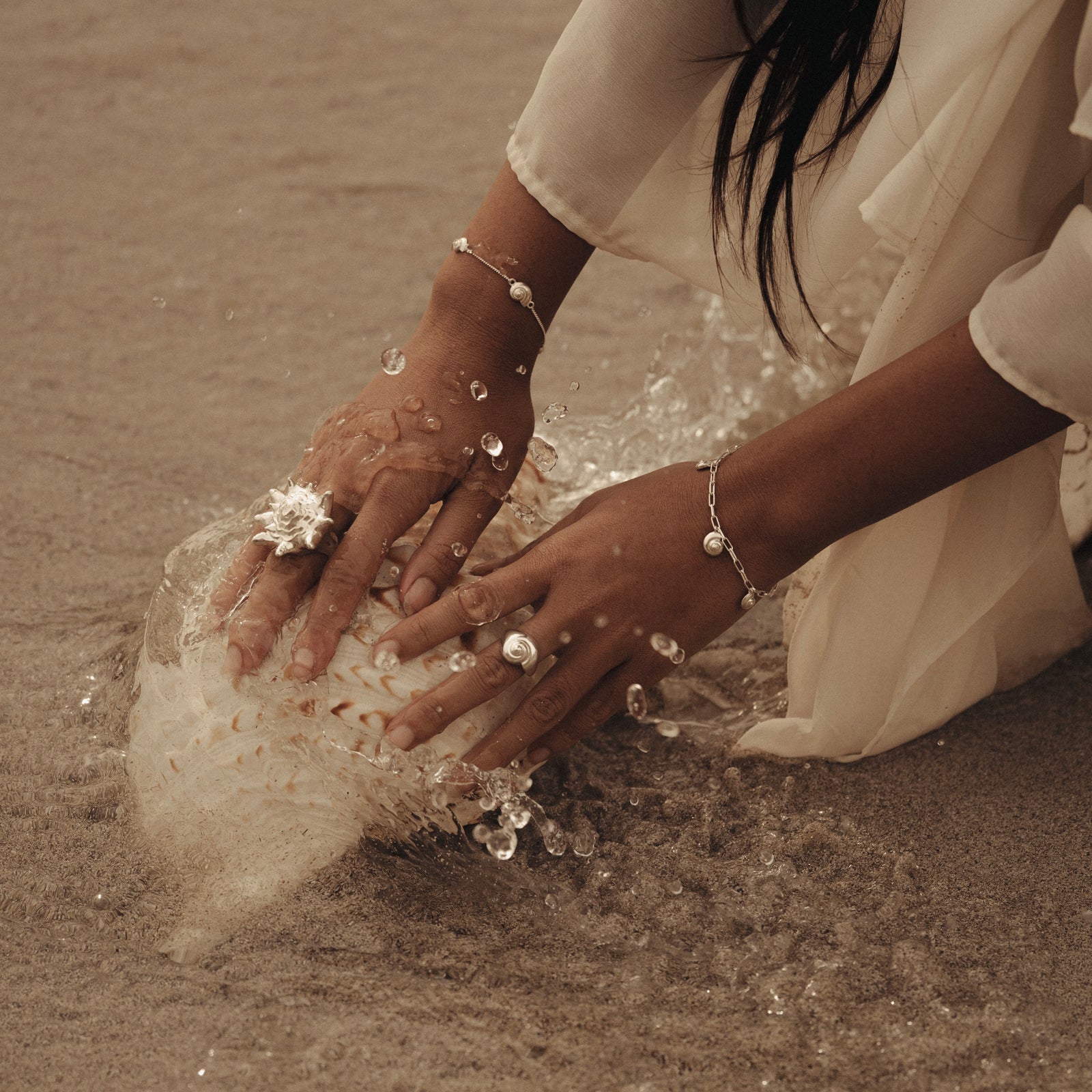 Inanna Spiral Fine Bracelet Silver