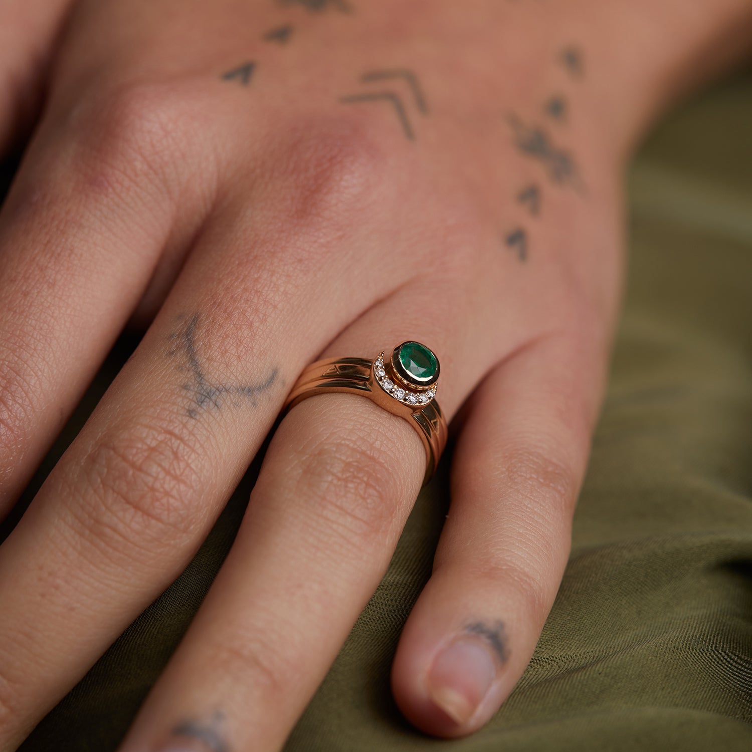 Eclipse Fine Stack Emerald Solid Gold