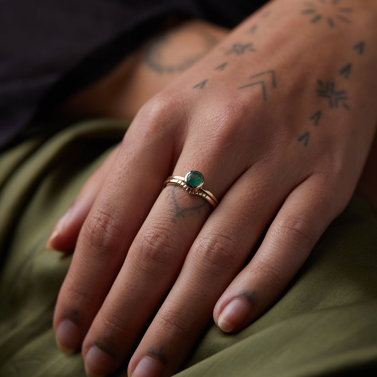 Peak Engraved & Solitaire Stack Solid Gold