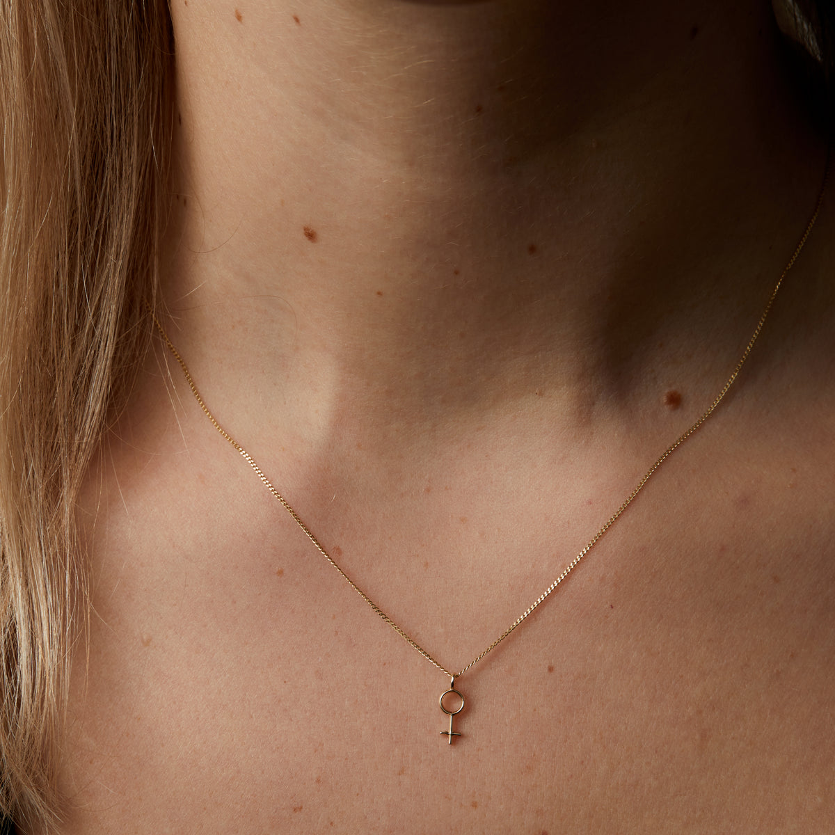 Venus Necklace Solid Gold