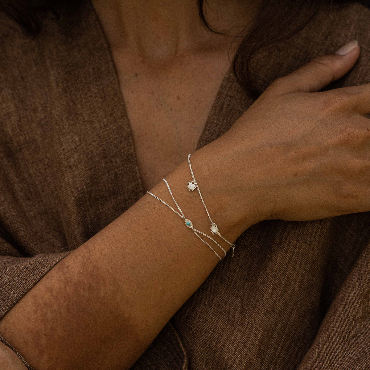 Rays of Light Mini Necklace and Mini Bracelet Emerald Silver Set