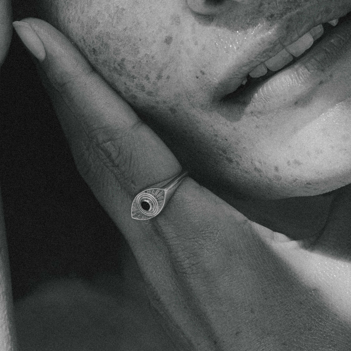 Rays Of Light Ring Silver- Black Onyx