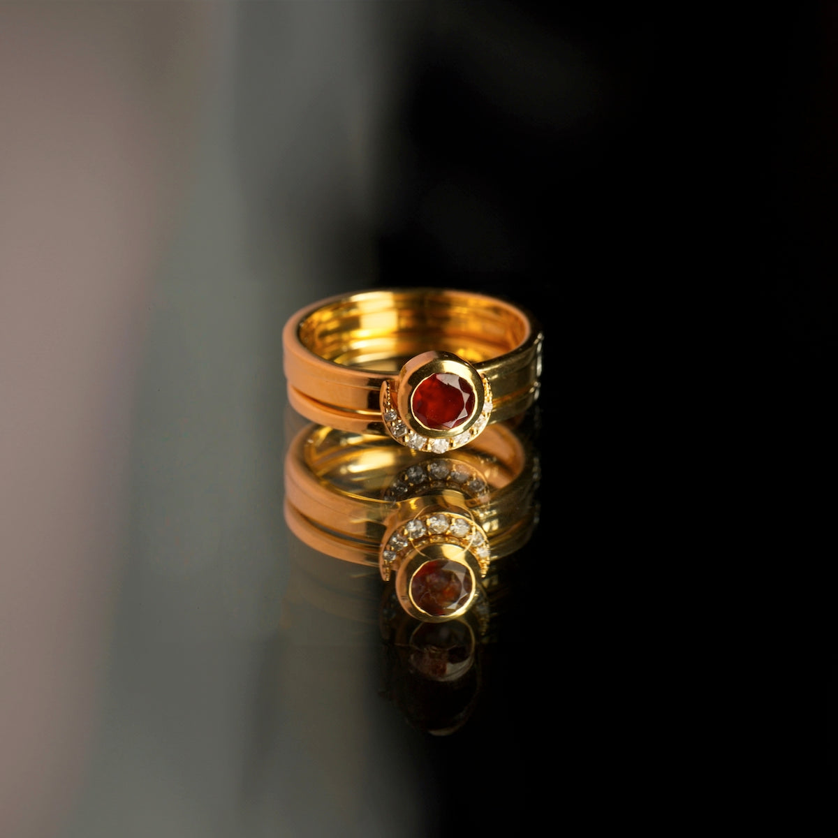 Eclipse Fine Stack Garnet Solid Gold