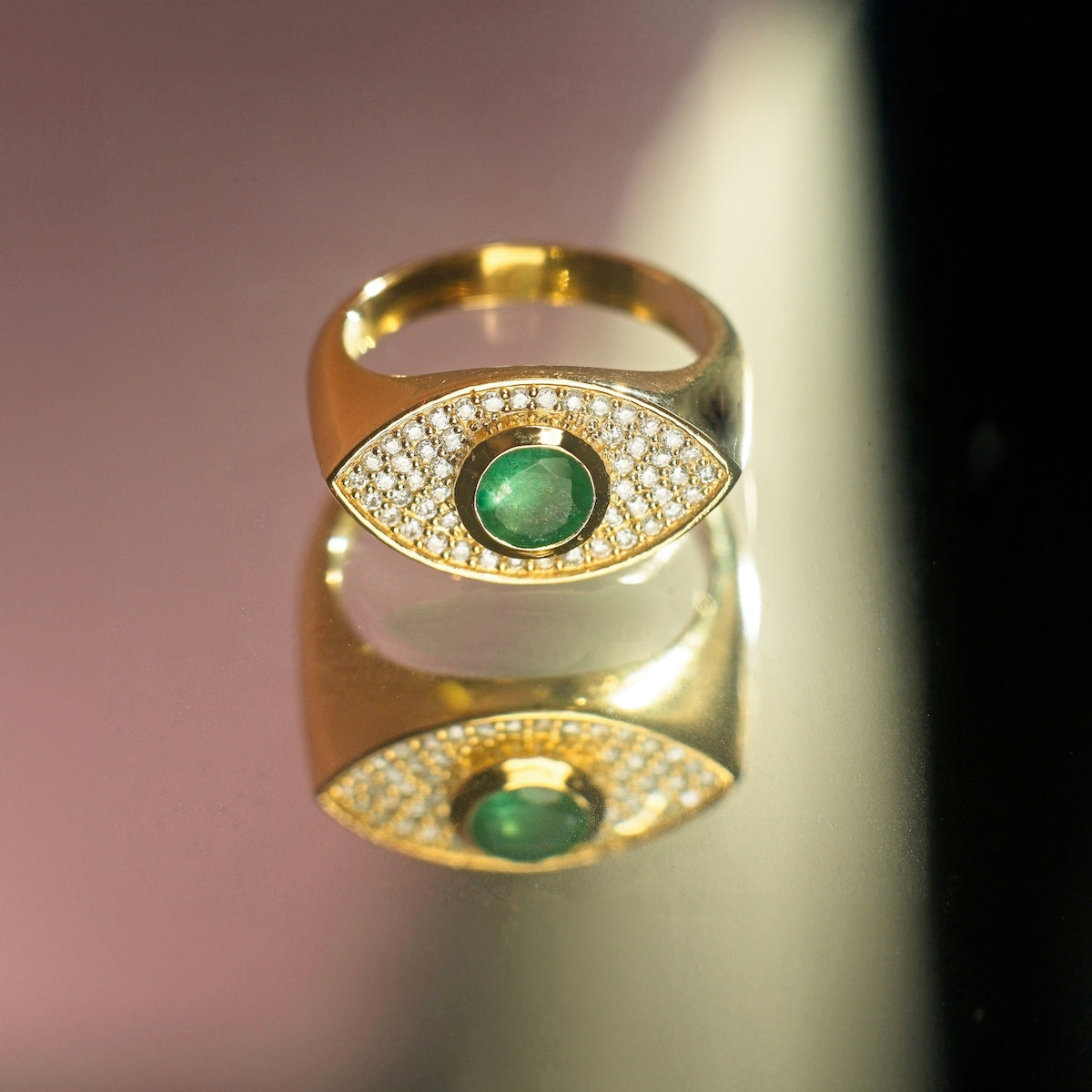 Rays of Light Fine Ring Emerald Solid Gold