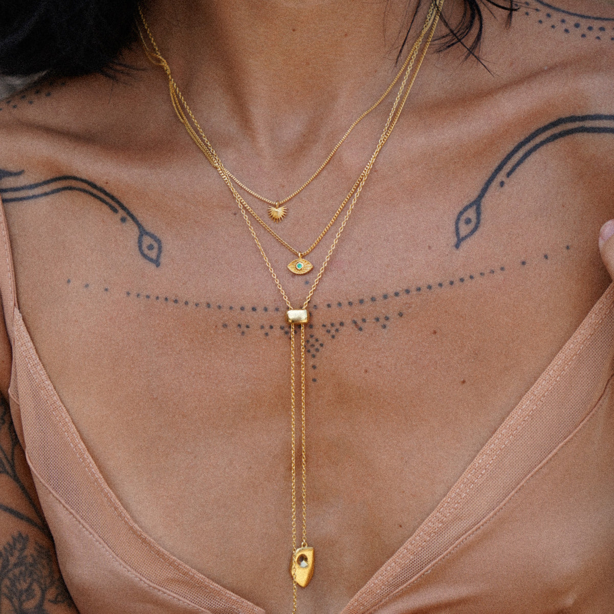Rays of Light Mini Necklace Emerald Solid Gold