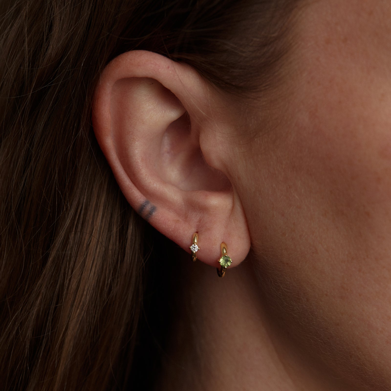 Birthstone Round Piercing Huggie Solid Gold