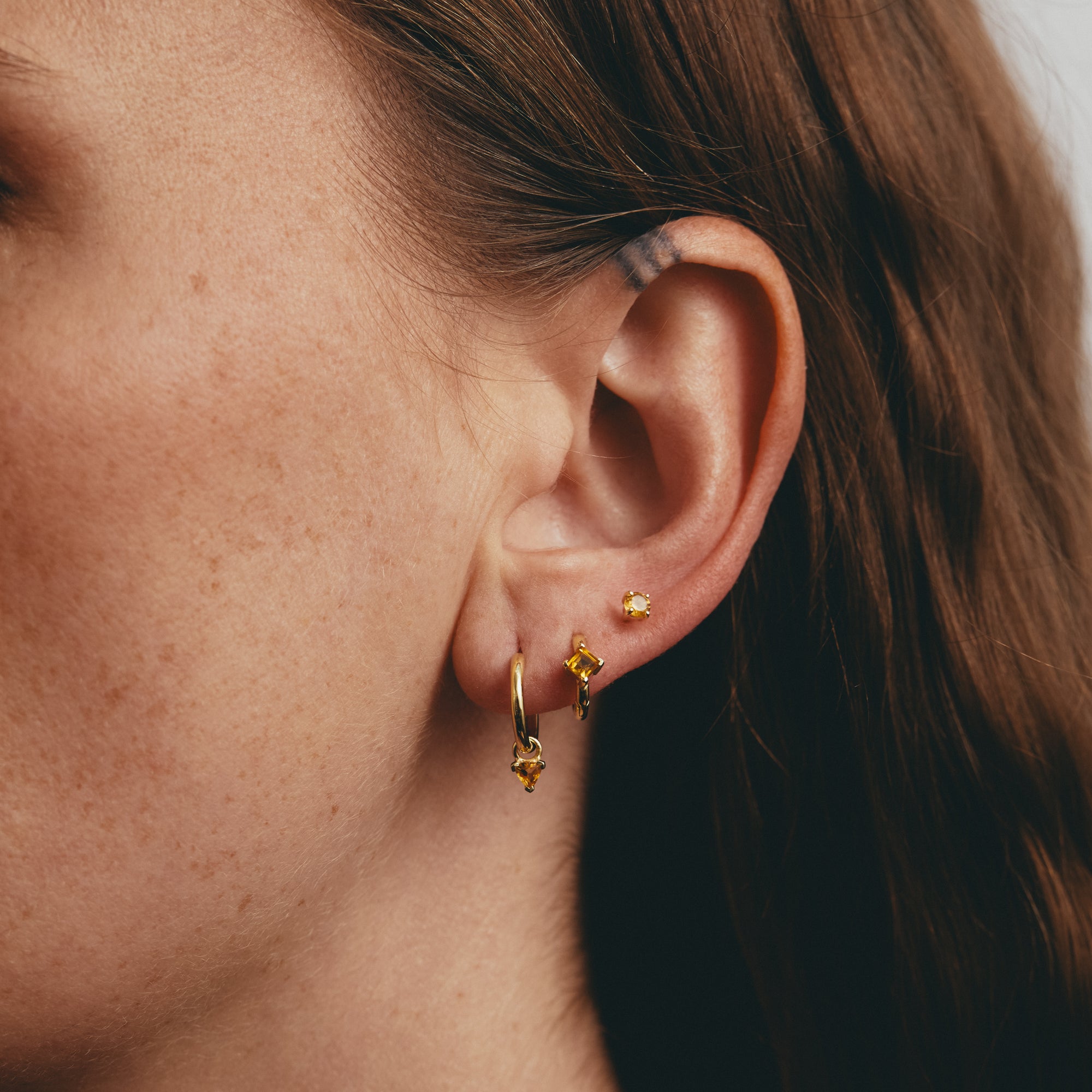 Birthstone Square Piercing Huggie Solid Gold