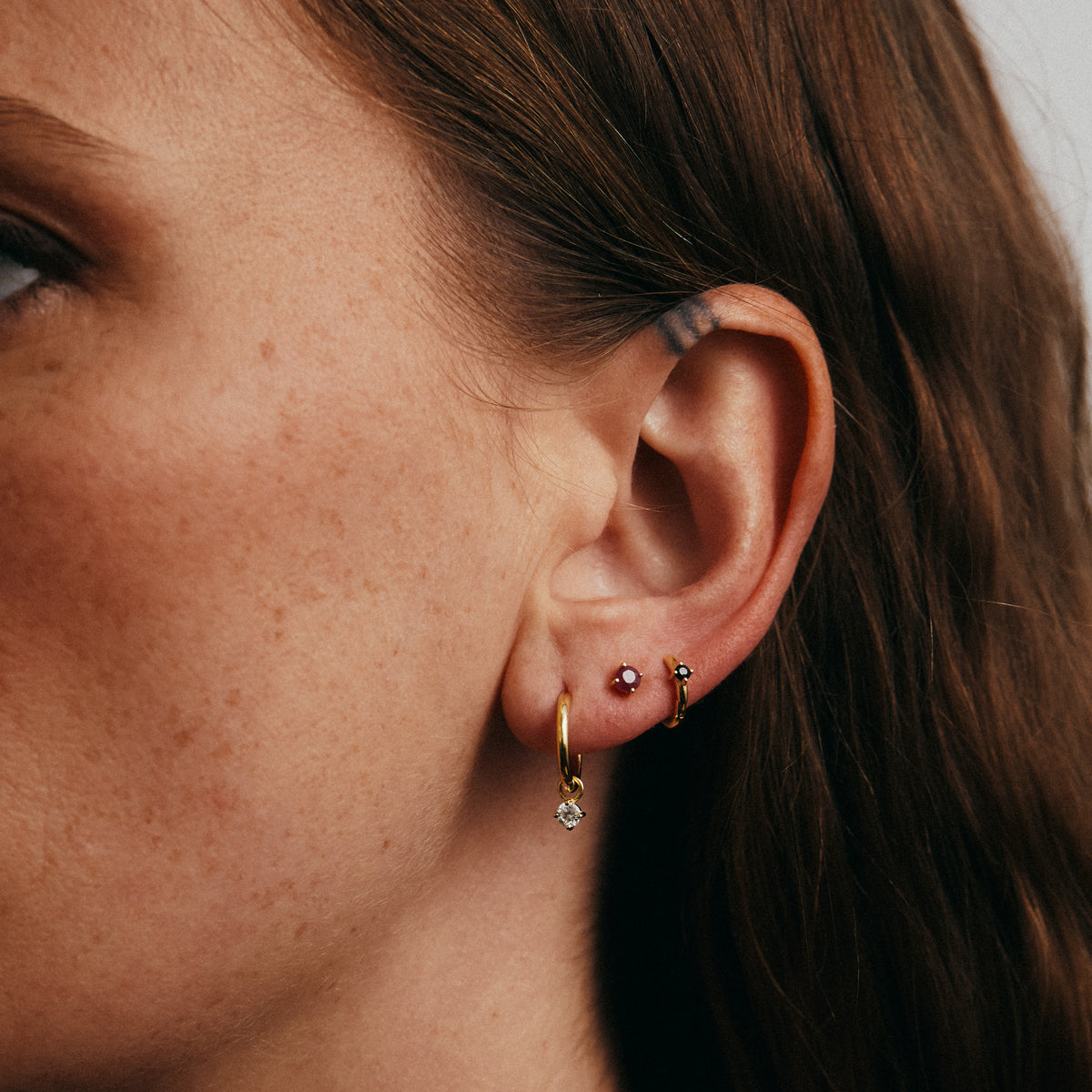 Birthstone Round Stud Solid Gold