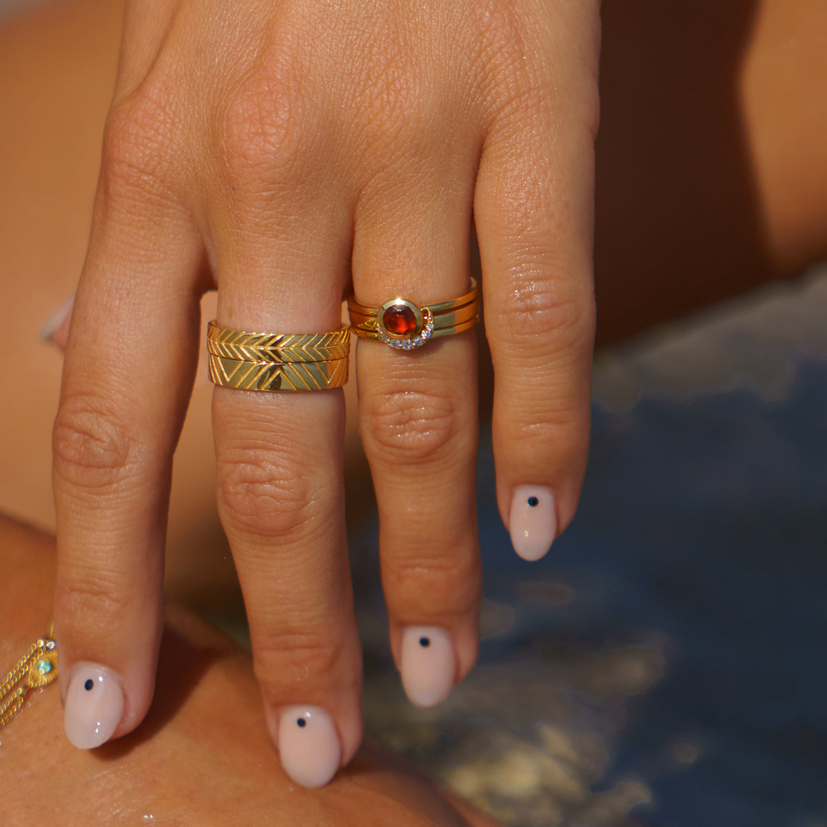 Eclipse Fine Stack Garnet Solid Gold