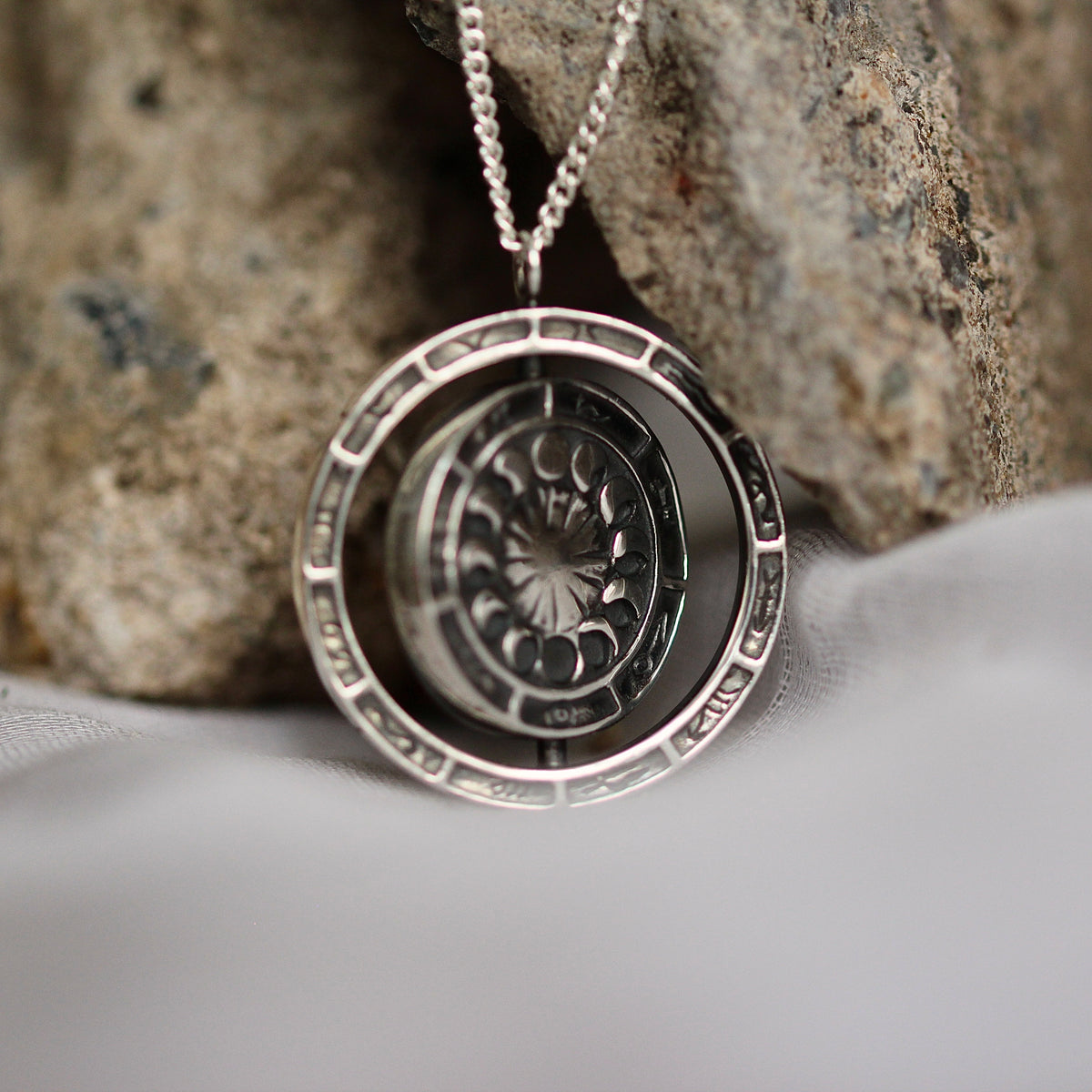 Alchemist's Spinning Necklace Silver