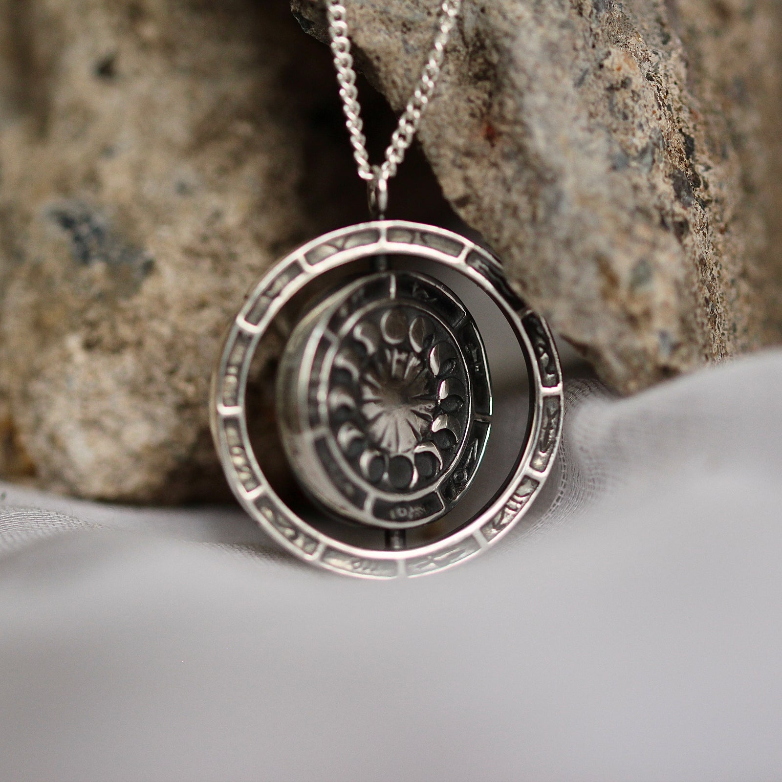 Alchemist's Spinning Necklace Silver