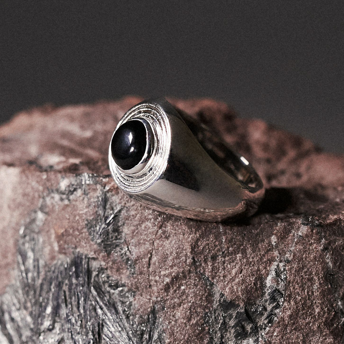 Astral Large Signet Ring Black Onyx