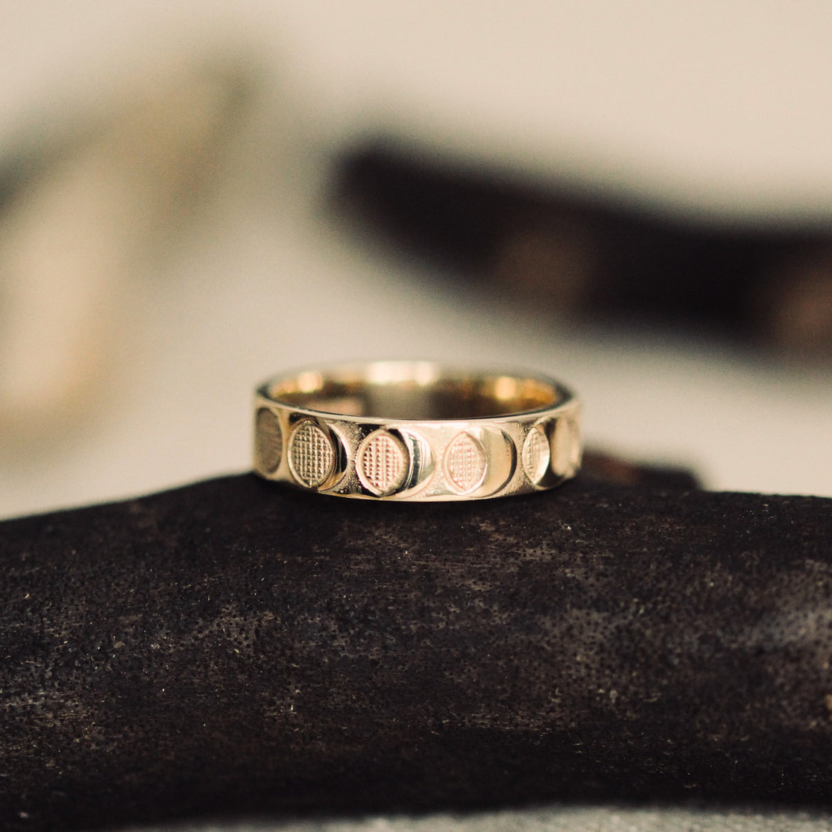 Moon Phases Band Ring Gold
