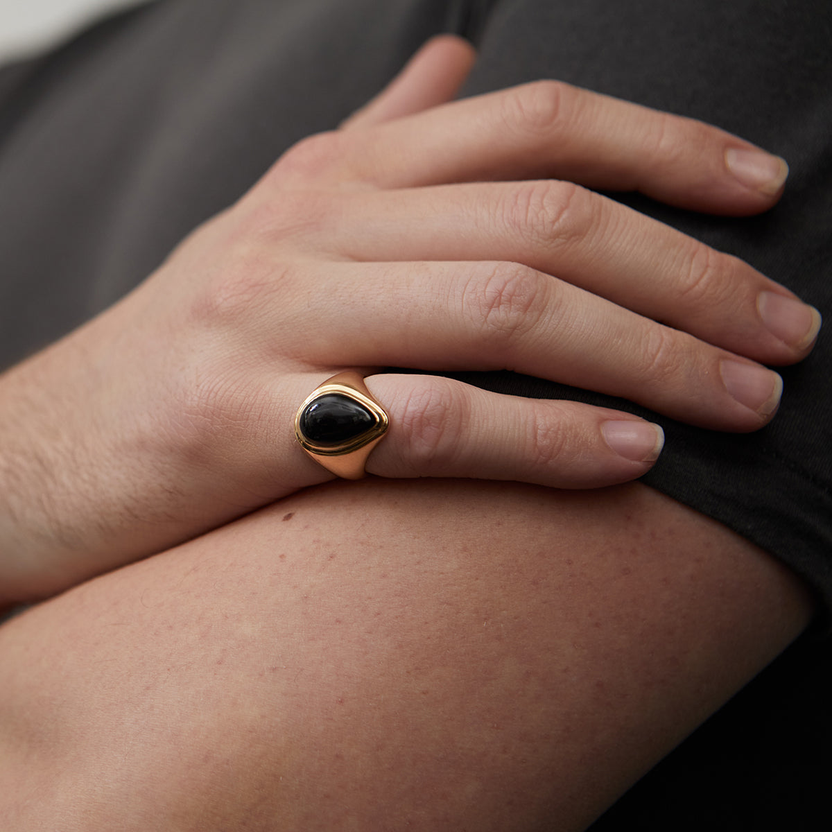 Apollo Signet Ring Gold - Black Onyx
