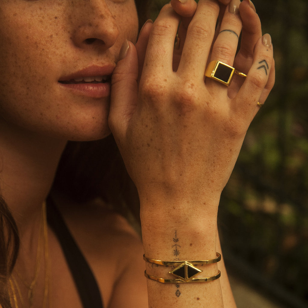 Plato Onyx Ring Gold