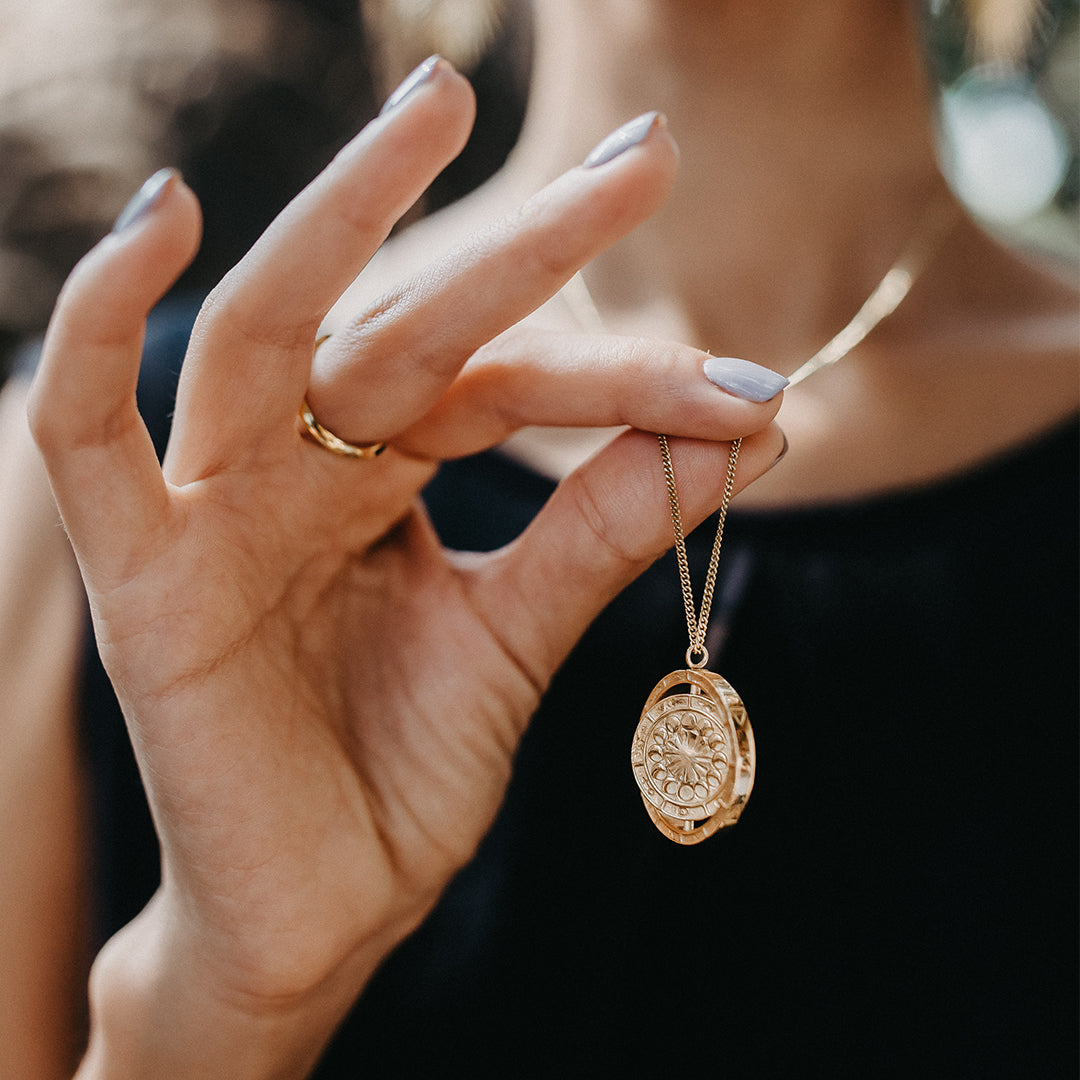 Alchemist's Spinning Necklace Gold