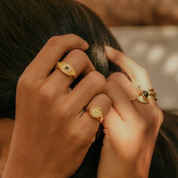 Rays Of Light Ring Gold - Black Onyx