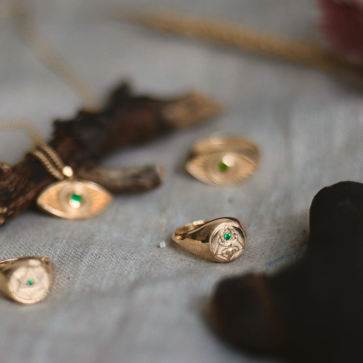 Creation Signet Ring with Emerald Solid Gold
