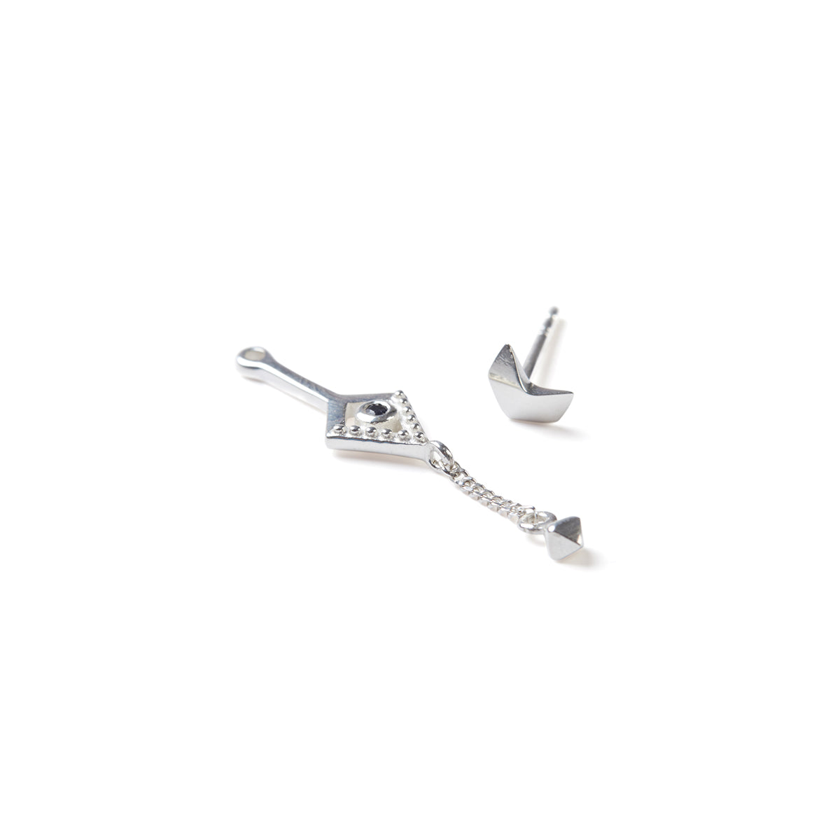 Octa Mini Earring with Black Sapphire Silver