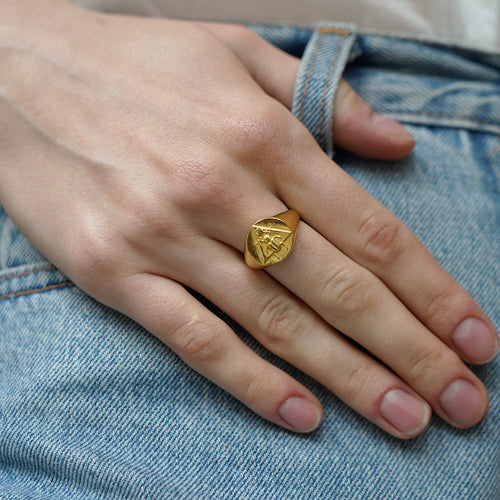 The Scarab Signet Ring Gold Rachel Entwistle