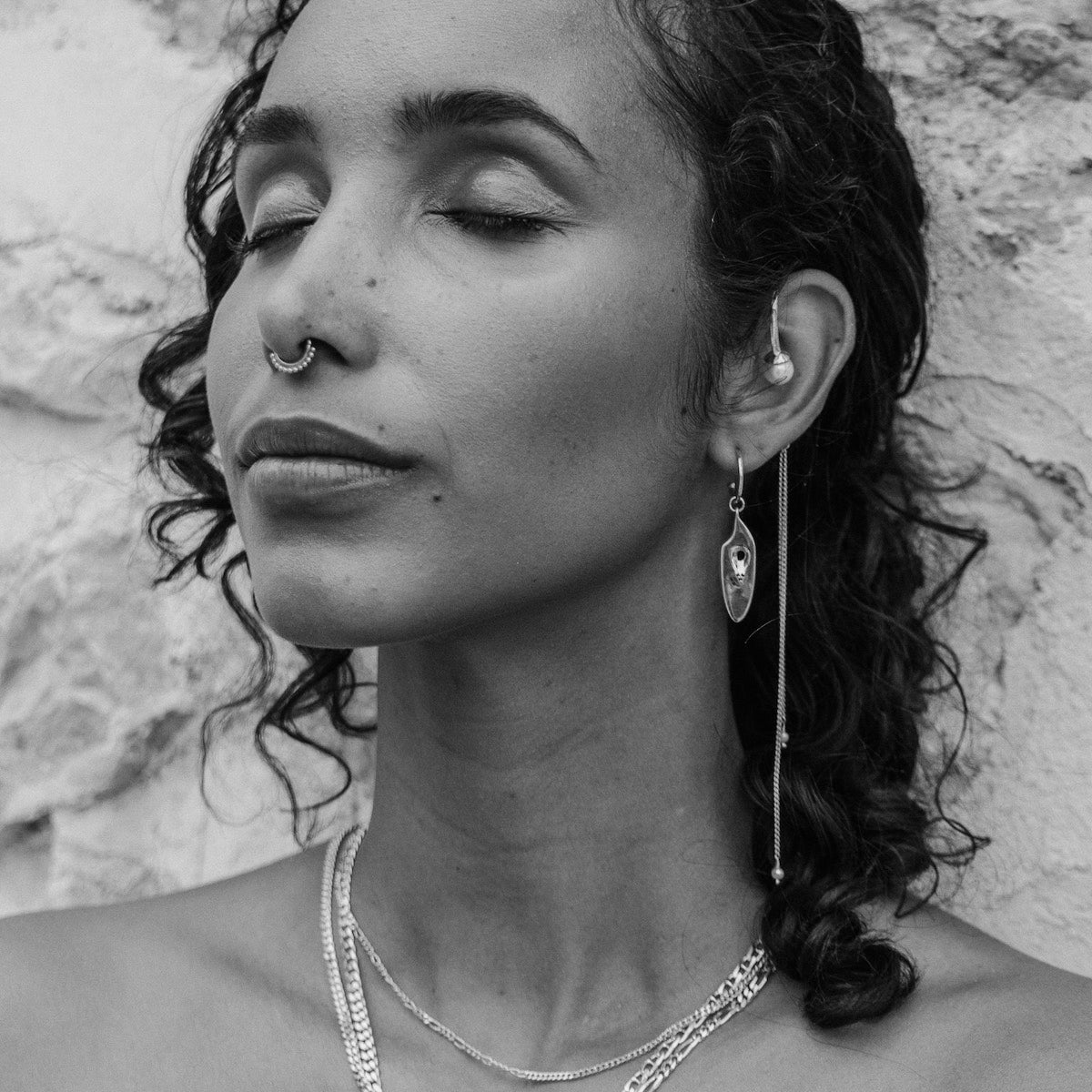 Amphi Pearl Ear Cuff Silver